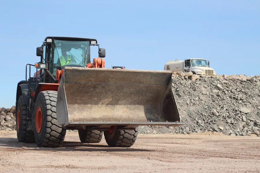 hitachi wheel loader next to aggregate stockpile at southern nevada quarry