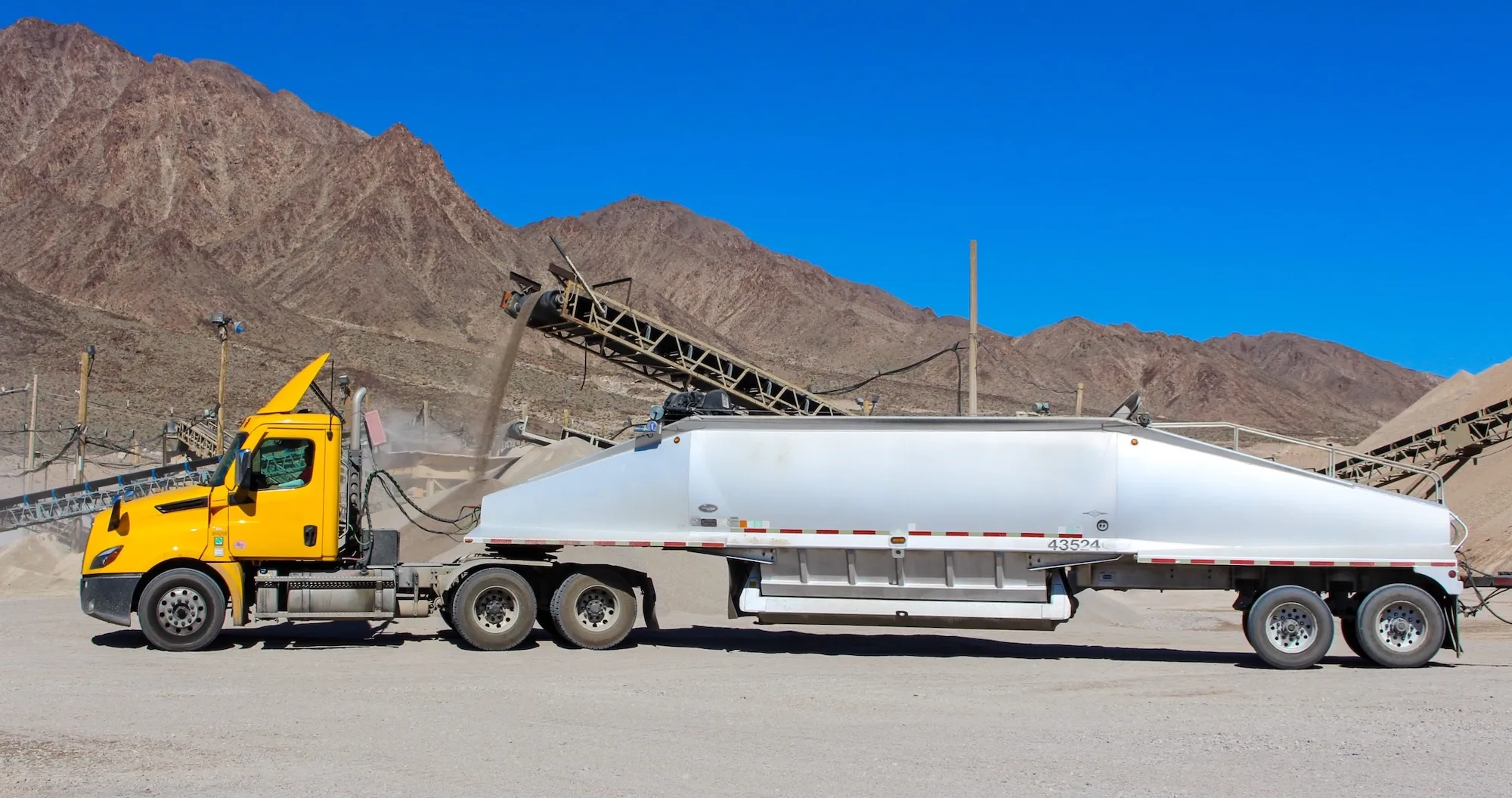 impact sand and gravel delivery truck las vegas