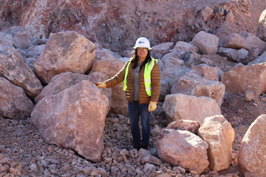 brown boulders loaded at jericho quarry las vegas